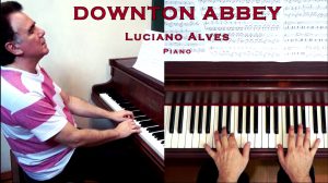 Luciano Alves tocando no seu piano de cauda Pleyel