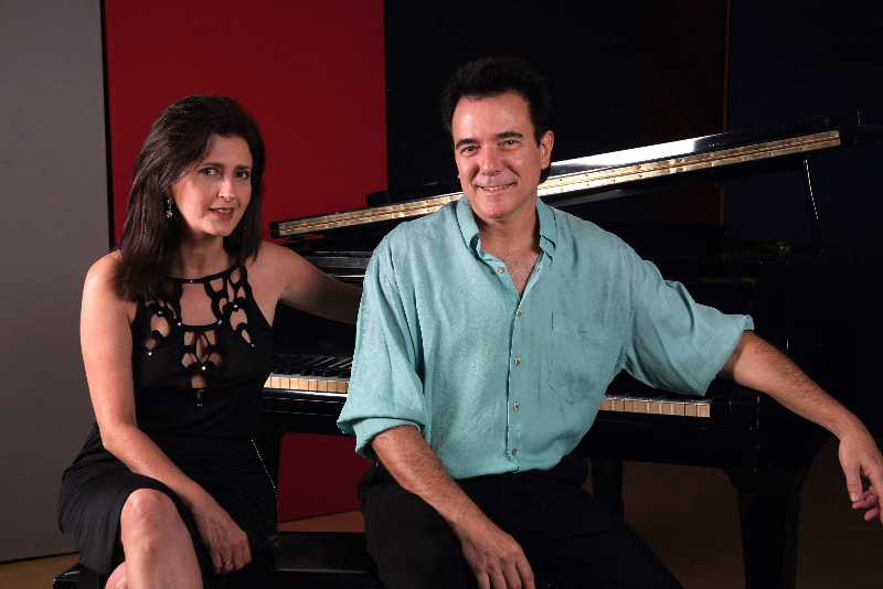 Bettina Graziani e Luciano Alves no piano de cauda