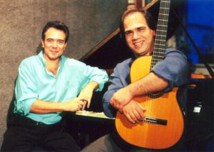 Luciano Alves ao piano e Nelson Faria no violão, ensaio, RJ