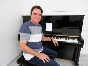 Luciano Alves ao piano na Improviso Academia de Música - Lisboa, 2018