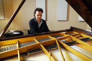 Luciano Alves gravando CD Chopin, NY, 2013